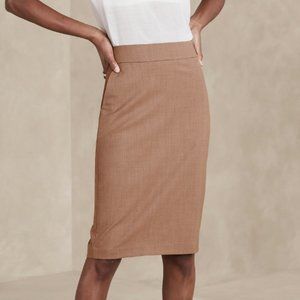 Banana Republic SIENA WOOL PENCIL SKIRT Size 2 Camel Color